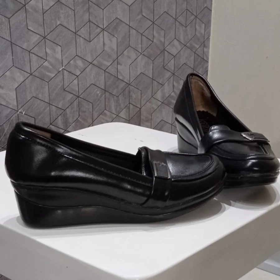 کفش طبی زنانه