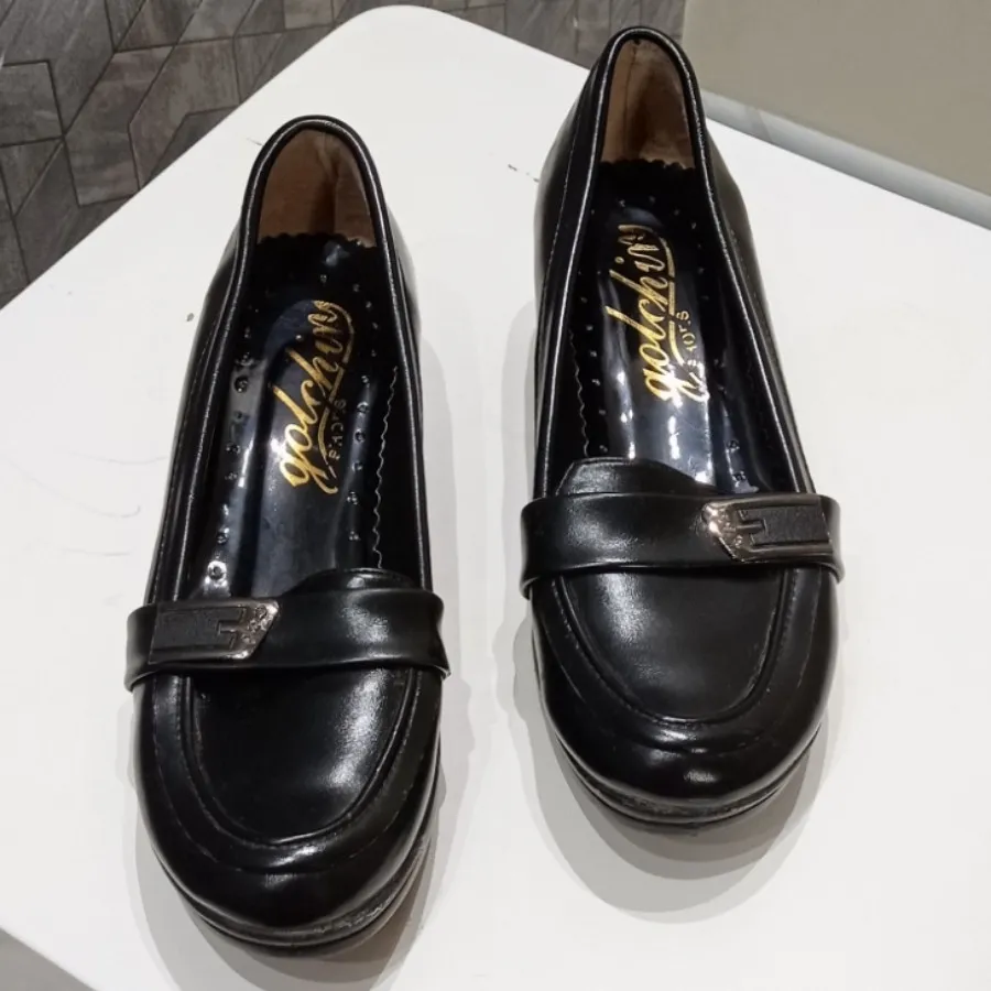 کفش طبی زنانه