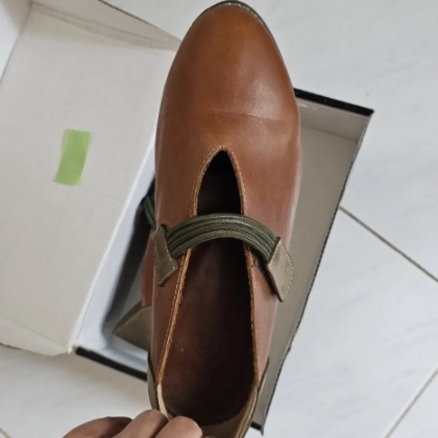 کفش قهوه ای زنانه