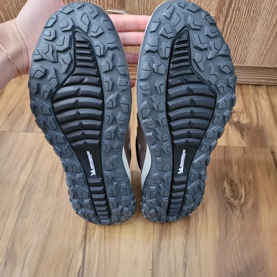 کتونی کوهنوردی پیاده روی