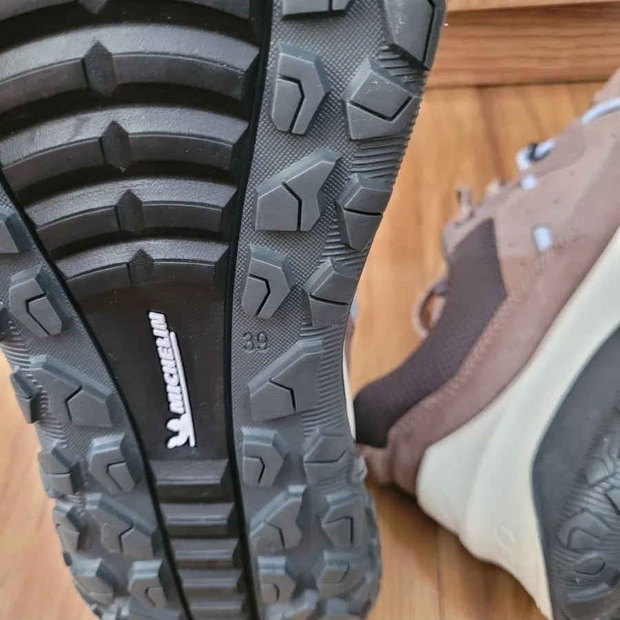 کتونی کوهنوردی پیاده روی