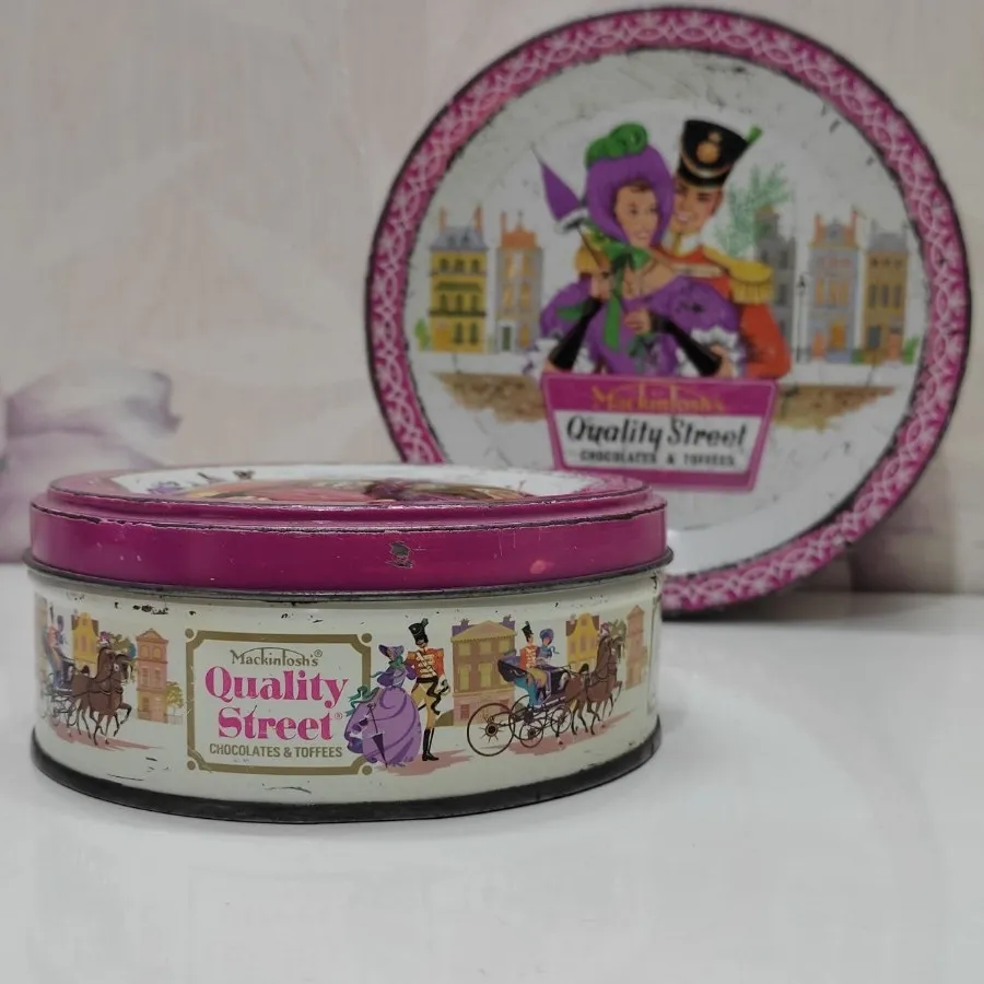 قوطی فلزی قدیمی