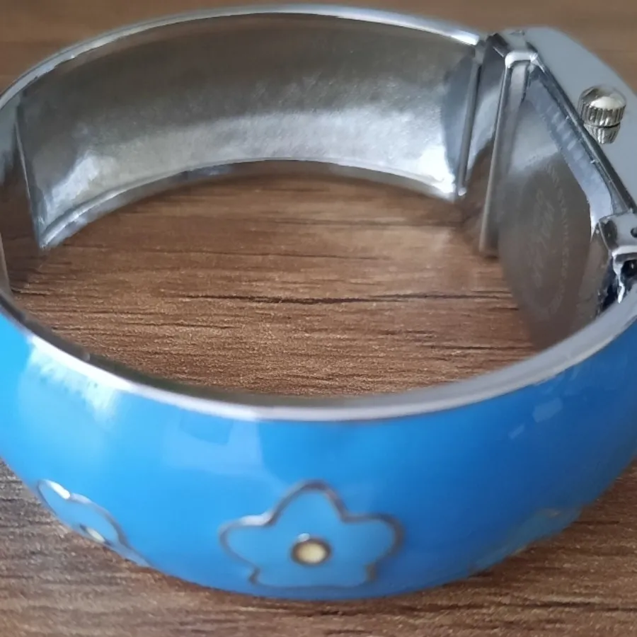 ساعت النگویی