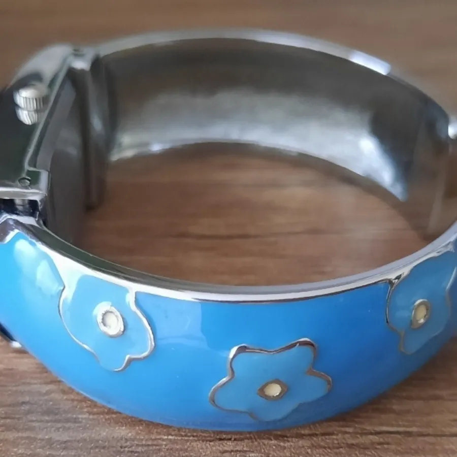 ساعت النگویی