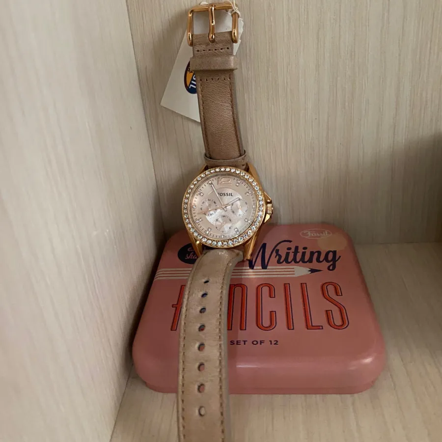 ساعت آکبند فسیل