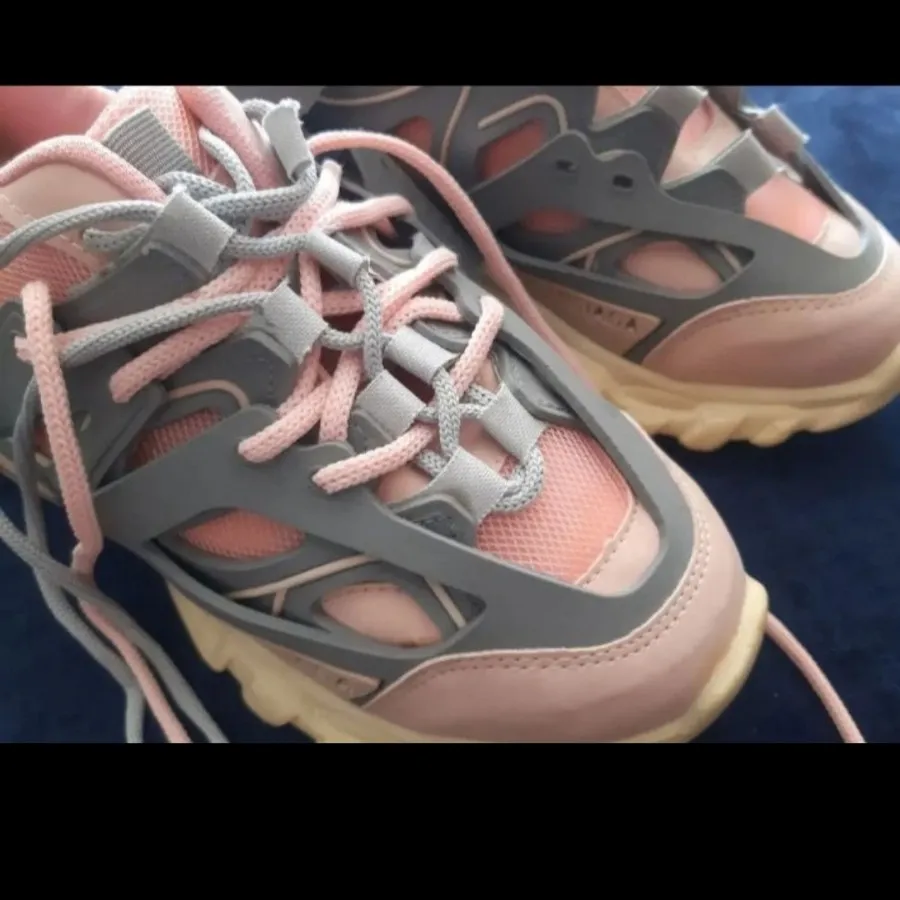 کتونی زنانه