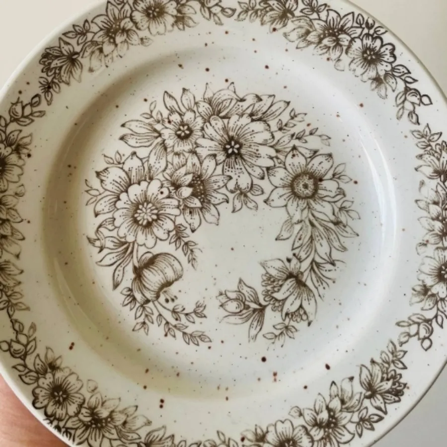 بشقاب انگلیسی قلم قهوه ای