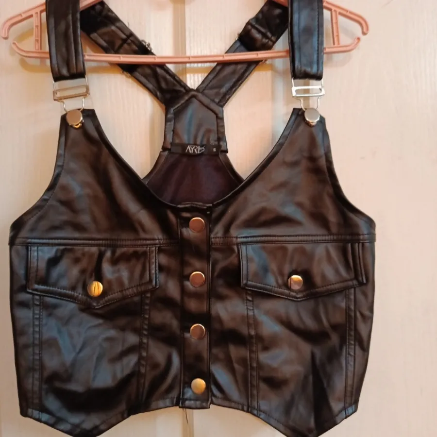 تاپ و شلوار چرم