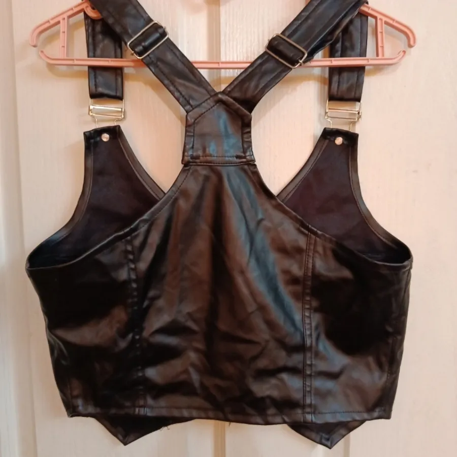 تاپ و شلوار چرم