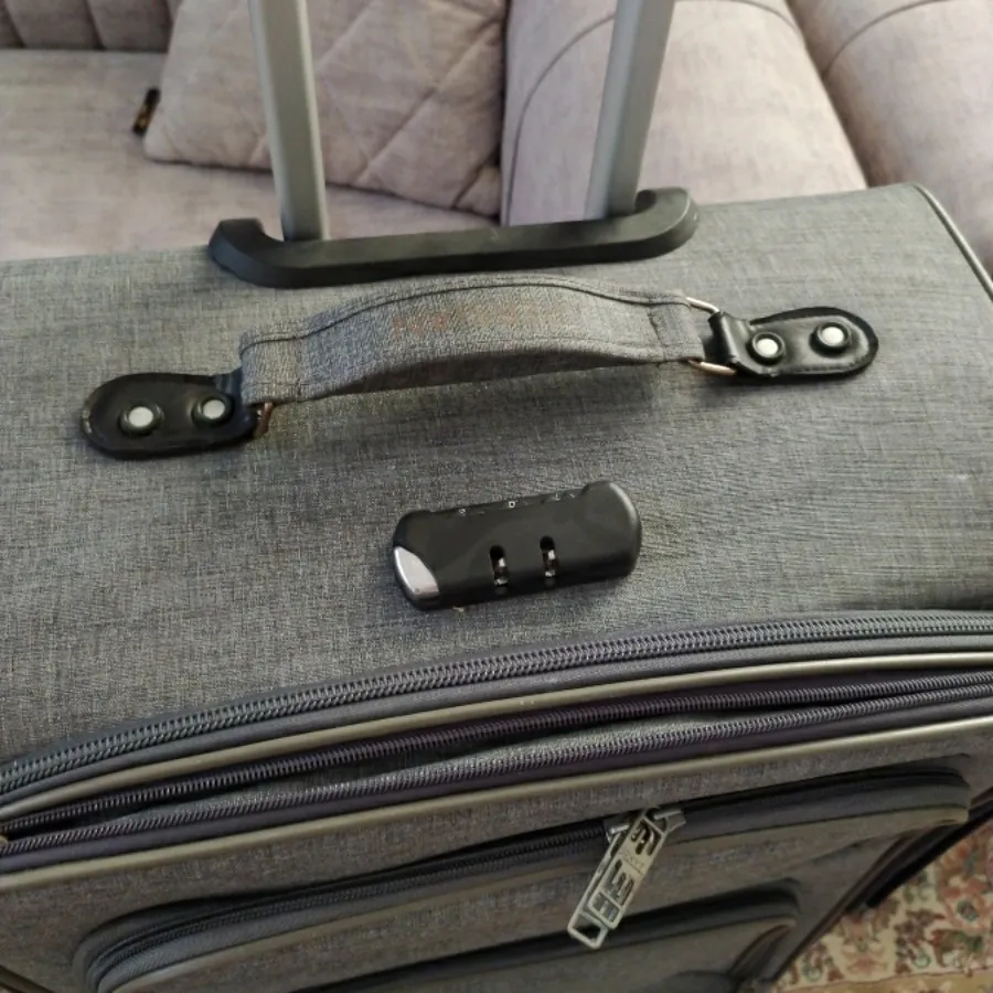 چمدان مسافرتی