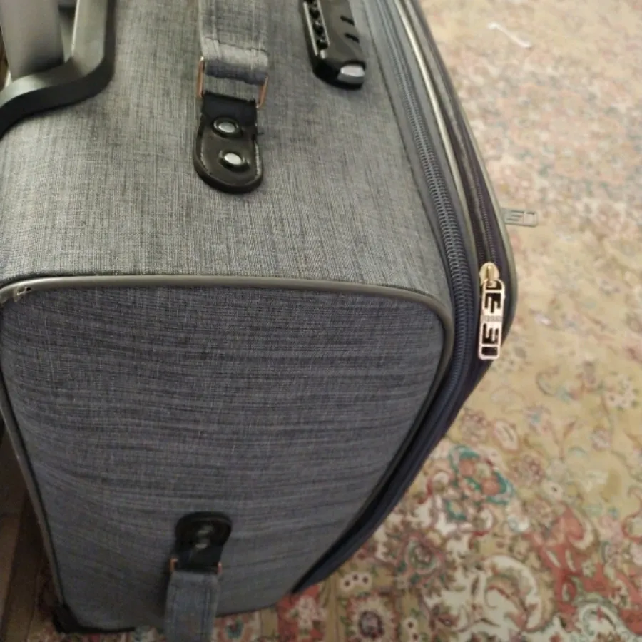 چمدان مسافرتی