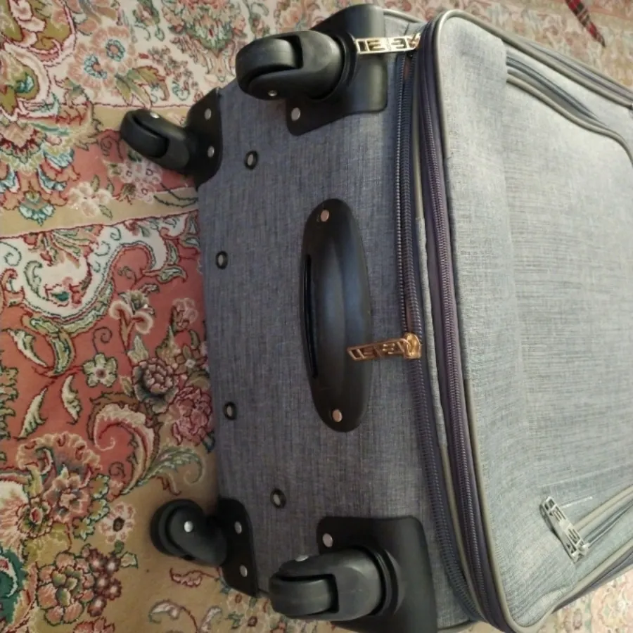 چمدان مسافرتی