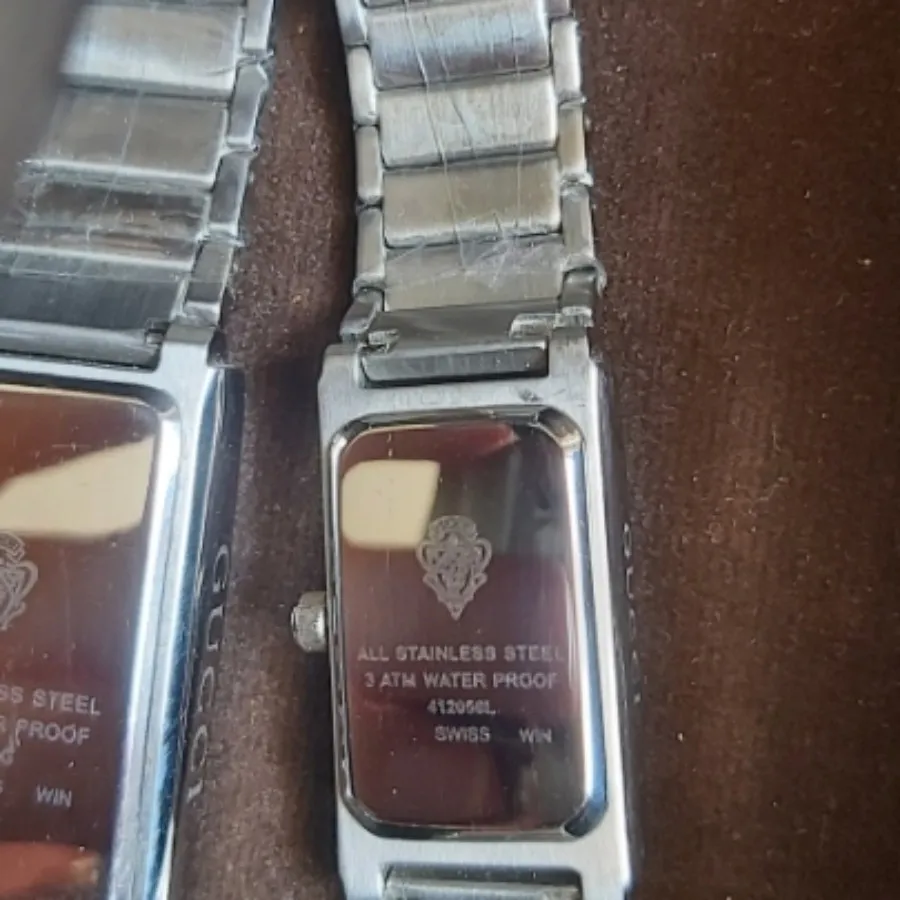 ساعت گوچی با جعبه