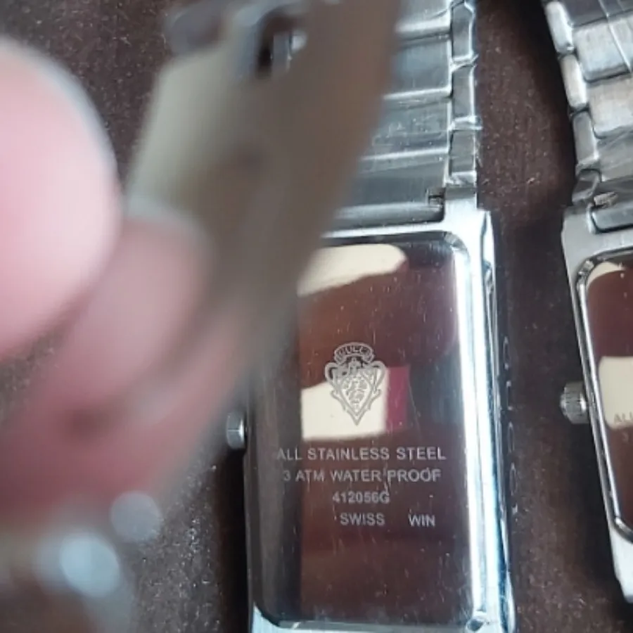 ساعت گوچی با جعبه