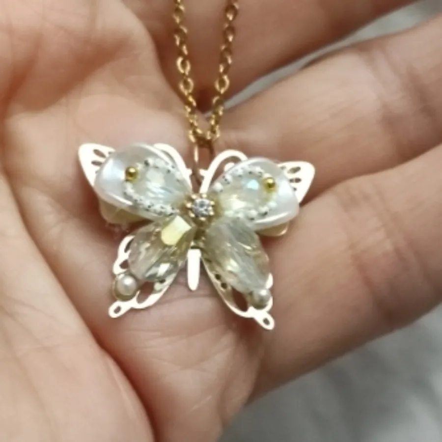 گردنبند زیبا وظریف پروانه