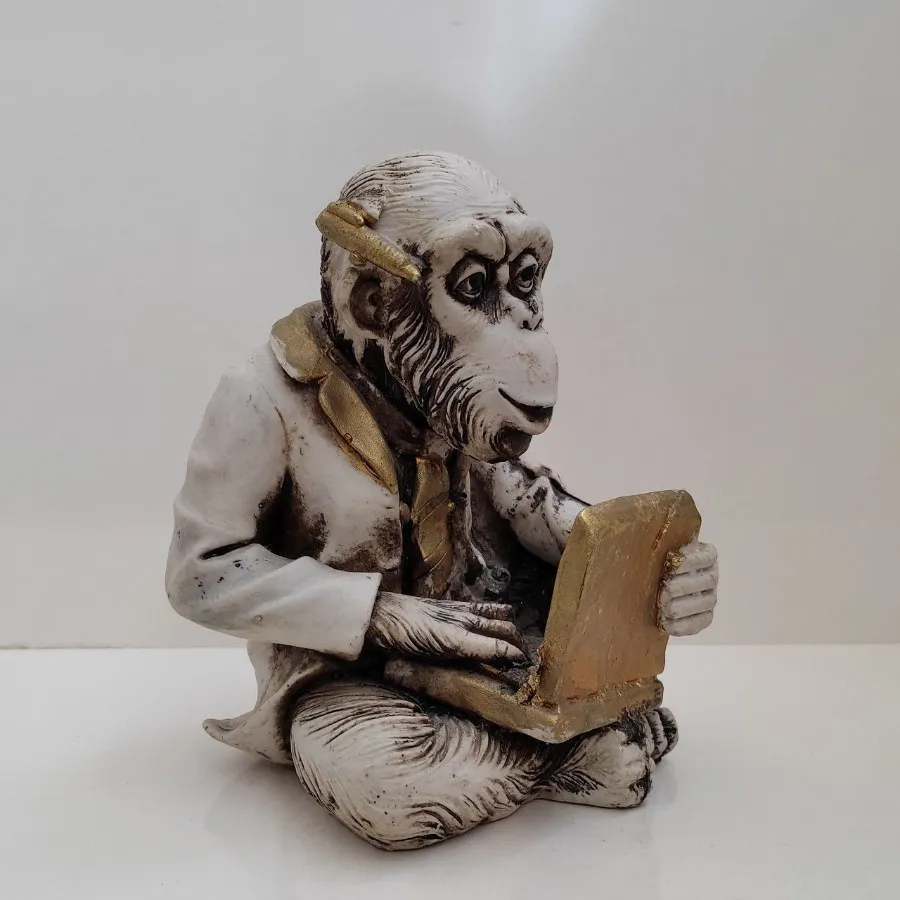 مجسمه میمون نماد خوشبختی