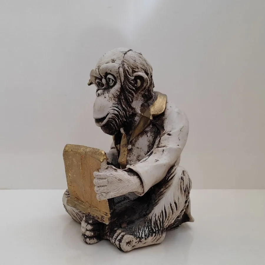 مجسمه میمون نماد خوشبختی