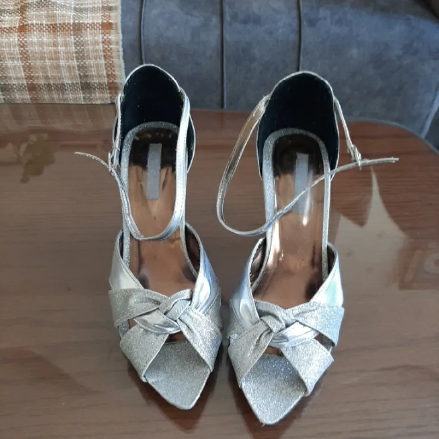 کفش مجلسی نقره ای 38 سالم