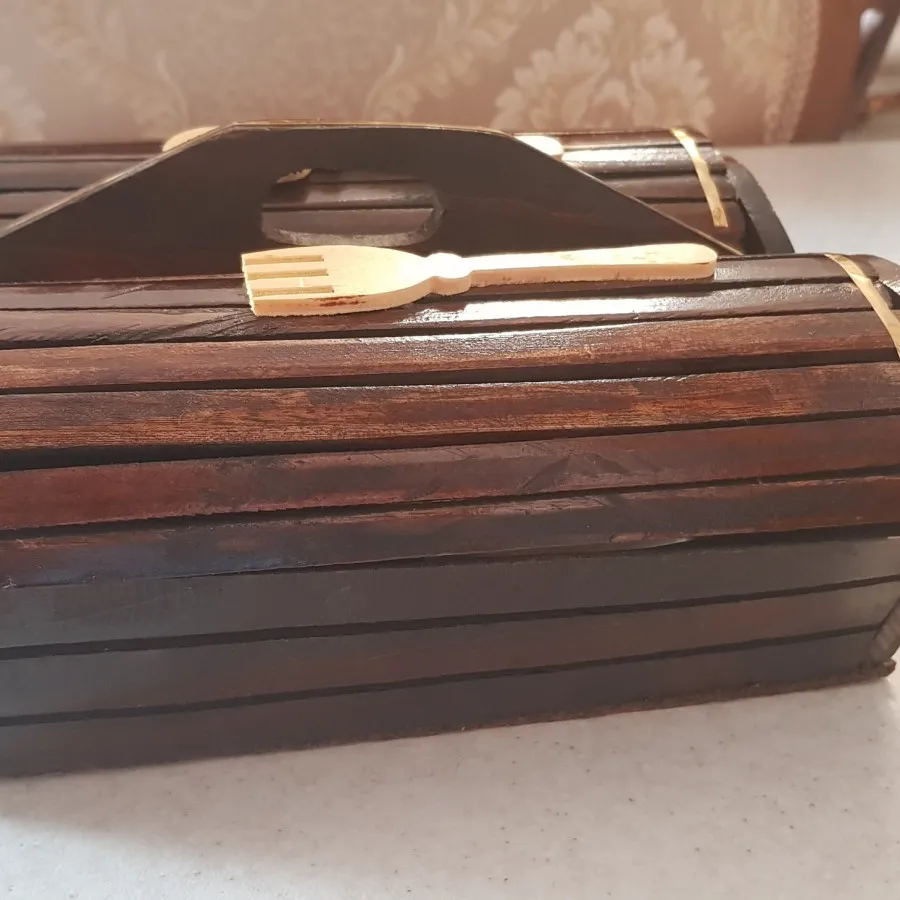 جای قاشق و چنگال چوبی