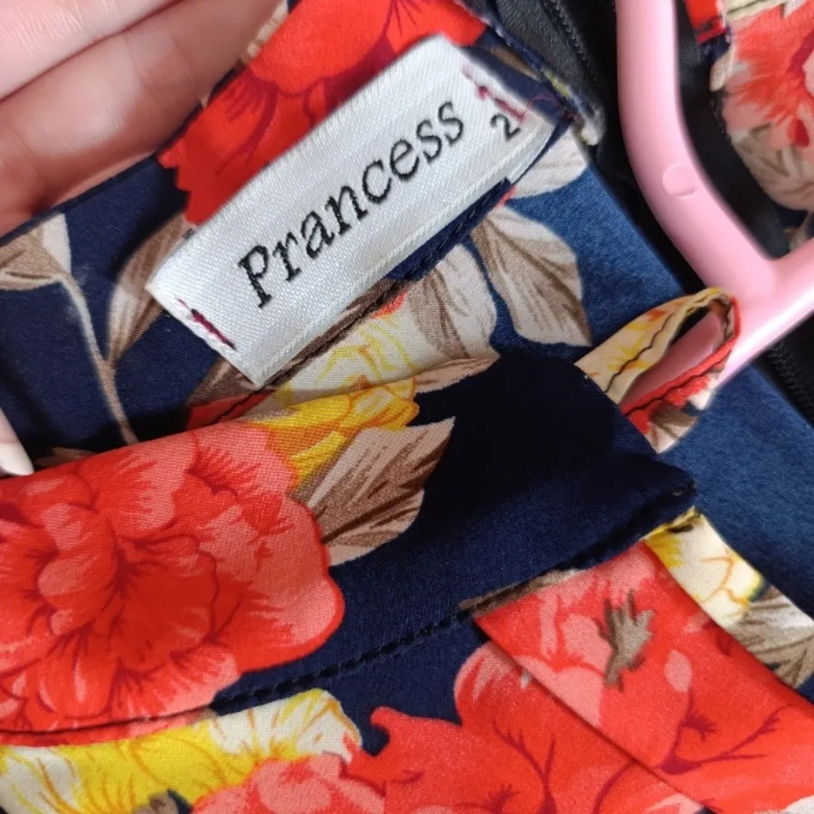 پیراهن دخترانه