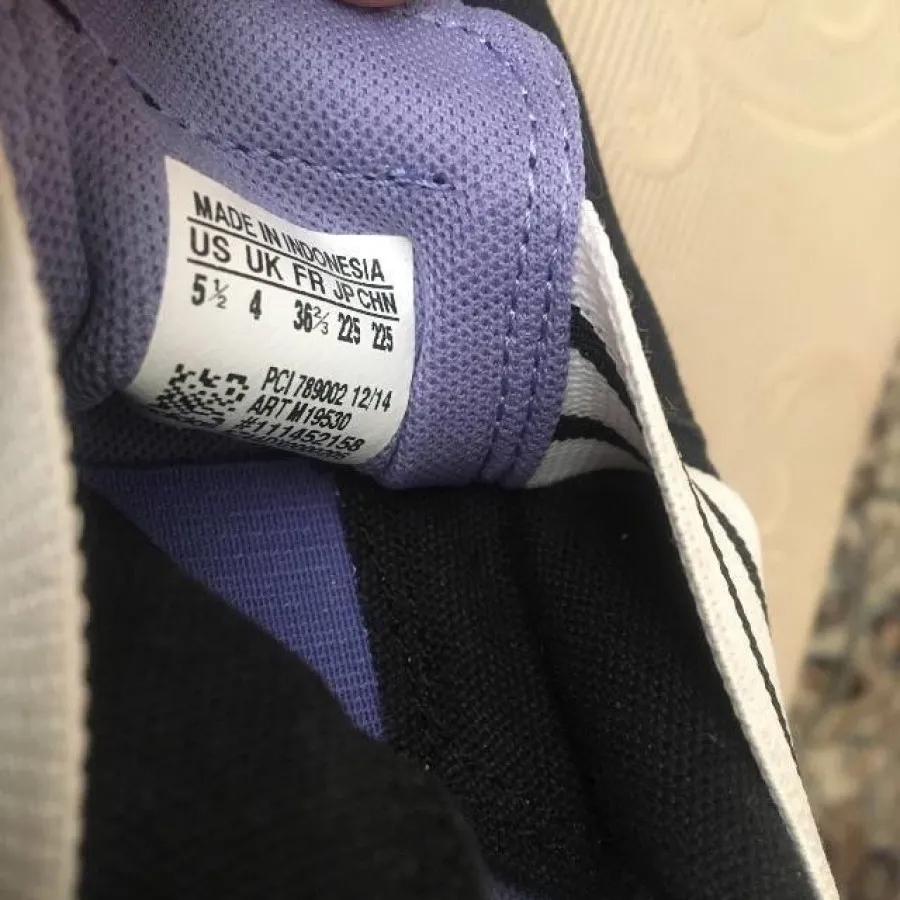 کتونی راحتی adidas اصل