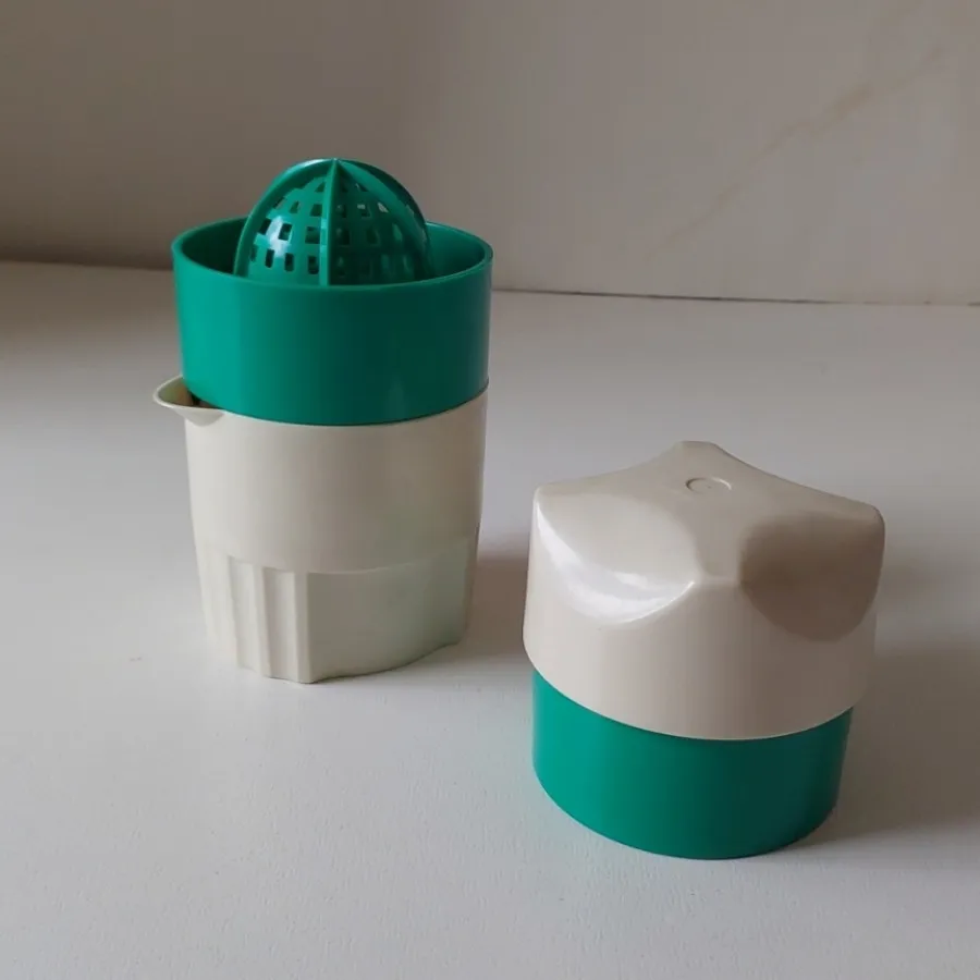 آبمیوه گیری دستی