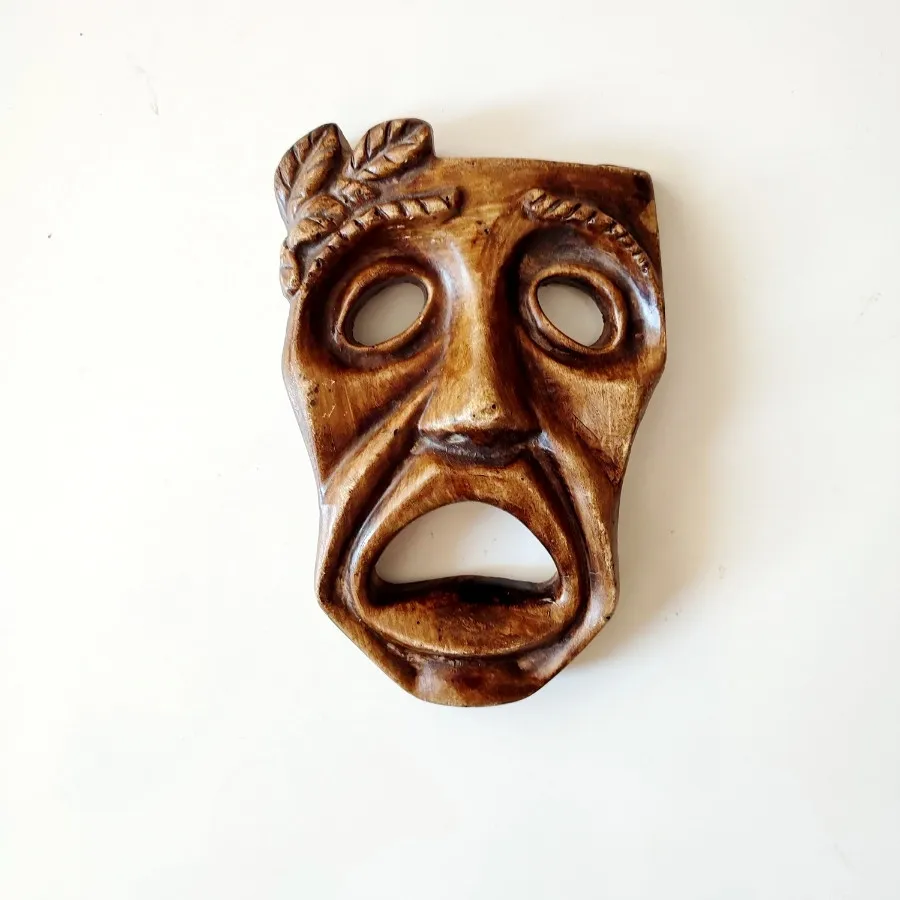 مجسمه دیواری لبخند و گریه