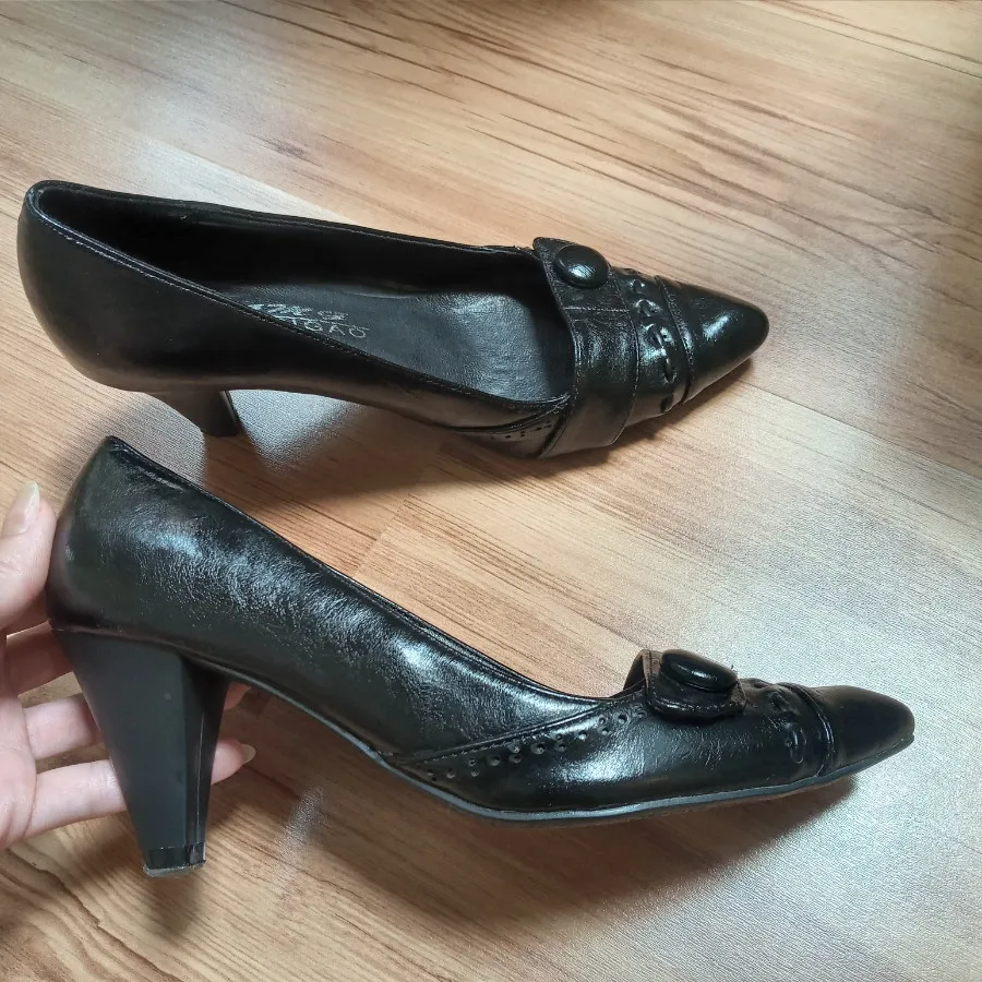 کفش مشکی پاشنه دار