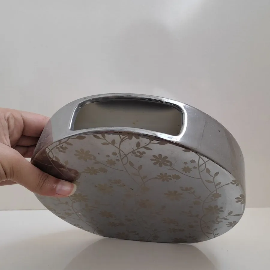 گلدان کروم مدرن