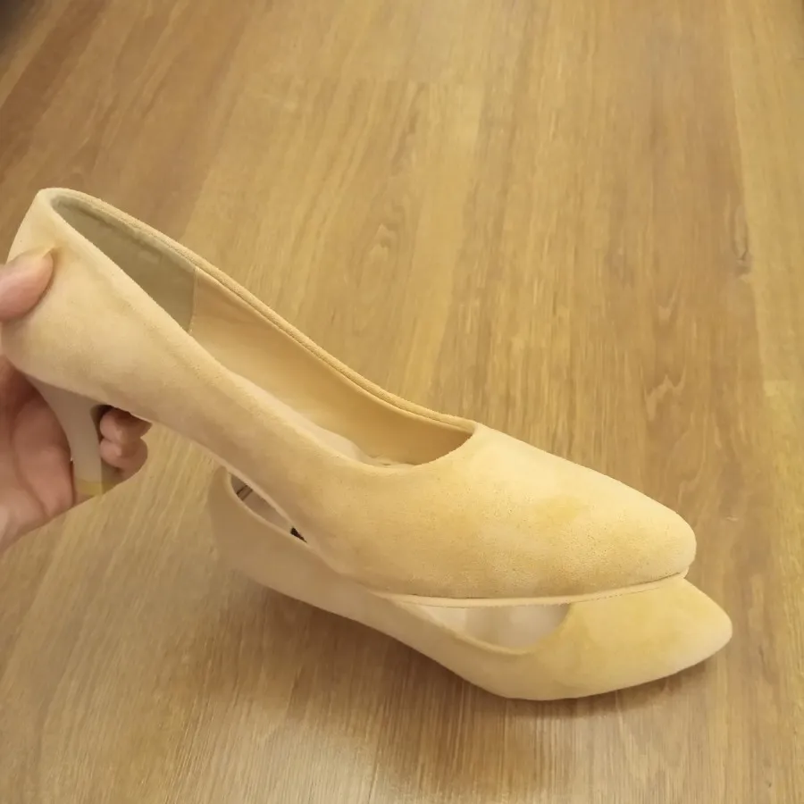 کفش کرمی پاشنه دار