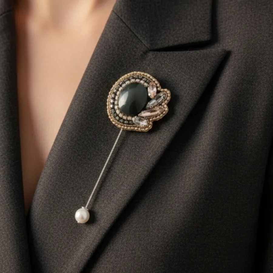 سنجاق سینه سنگ یشم