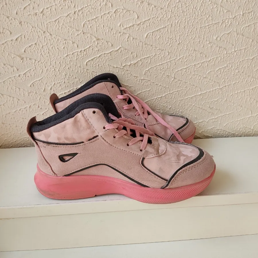 بوت دخترانه