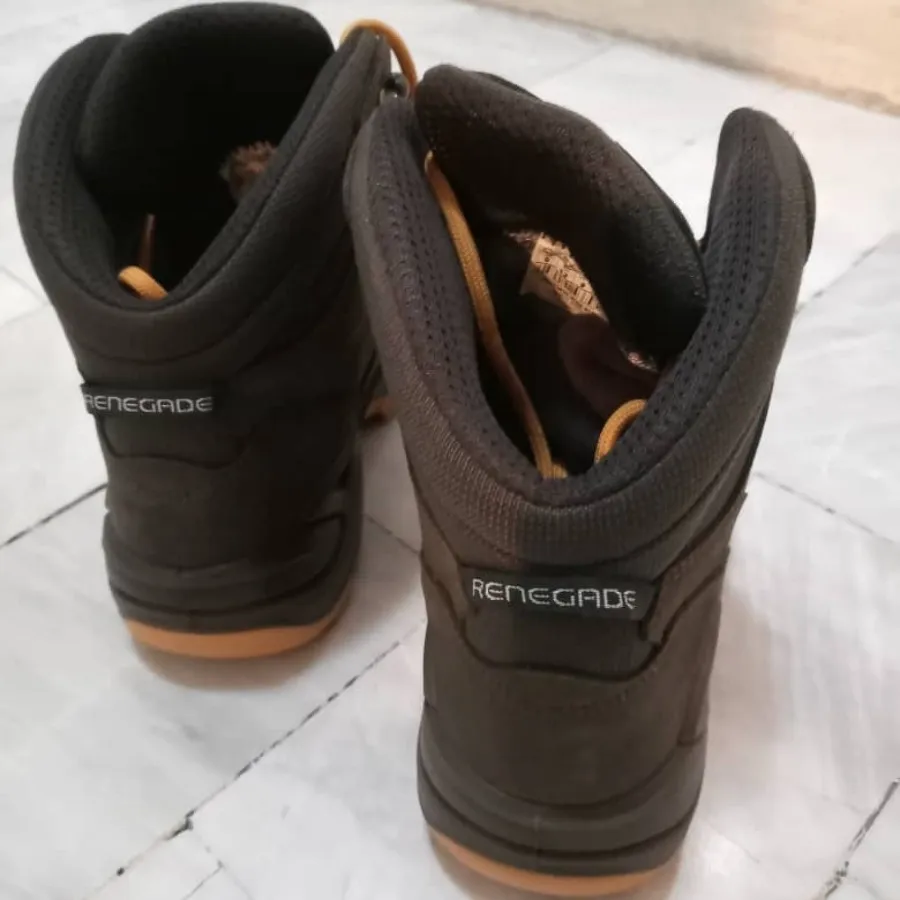 کفش کوه برند Lowa