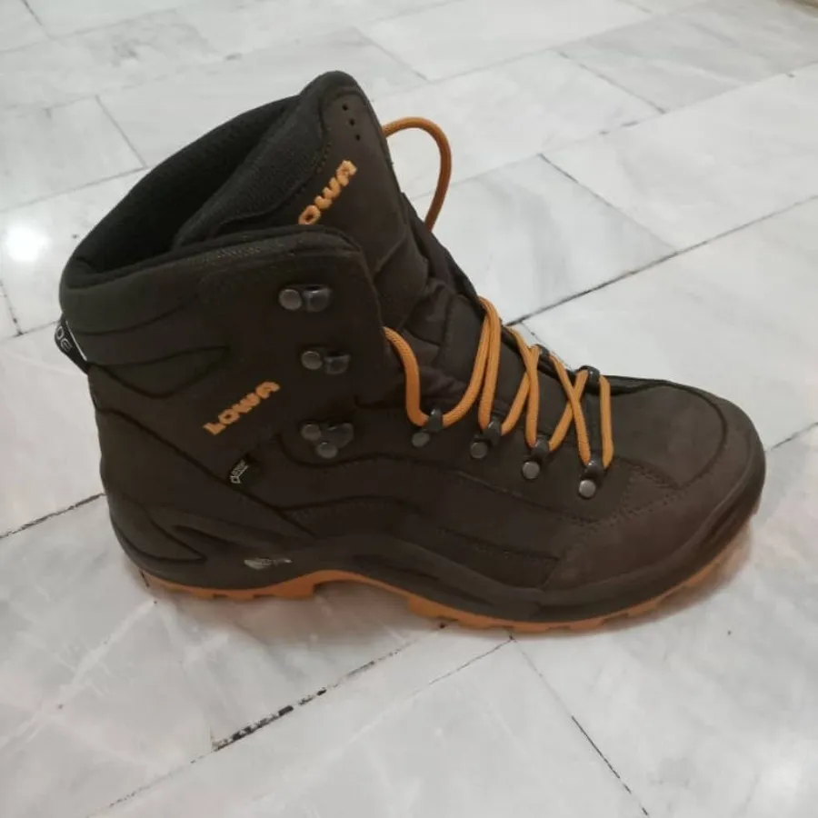 کفش کوه برند lowa