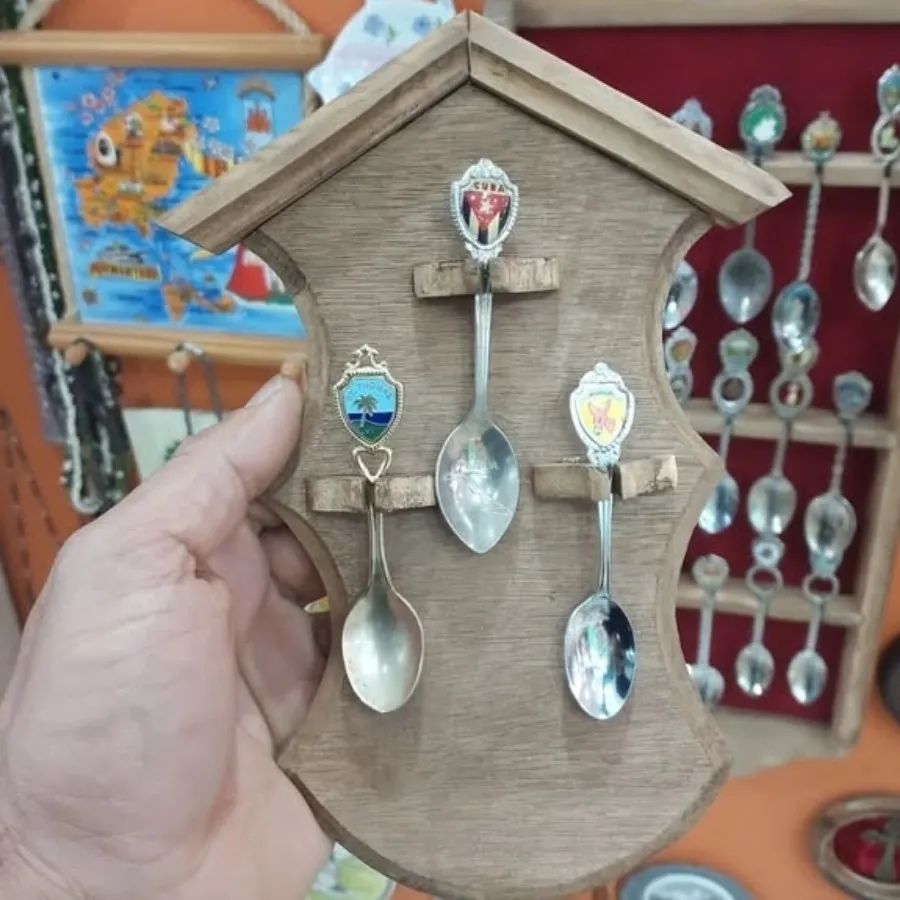 استند یا شلف های قاشق