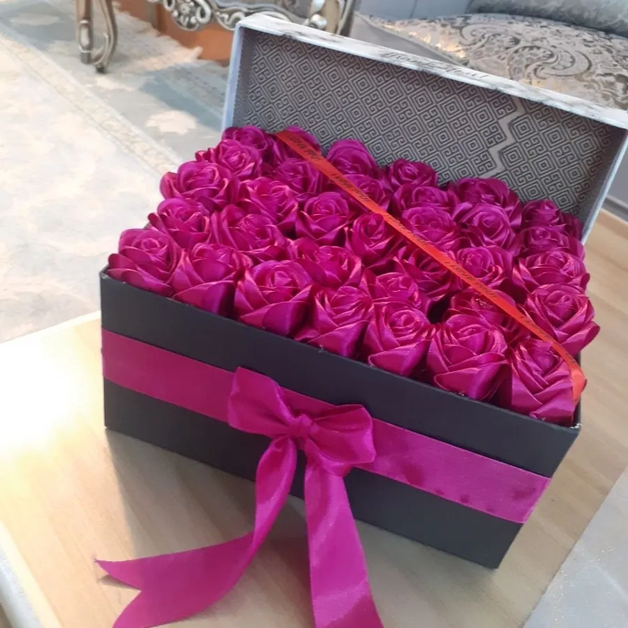 باکس گل رز روبانی