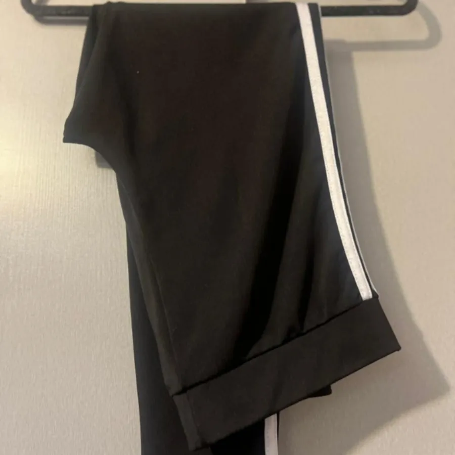 شلوار ورزشی لگ