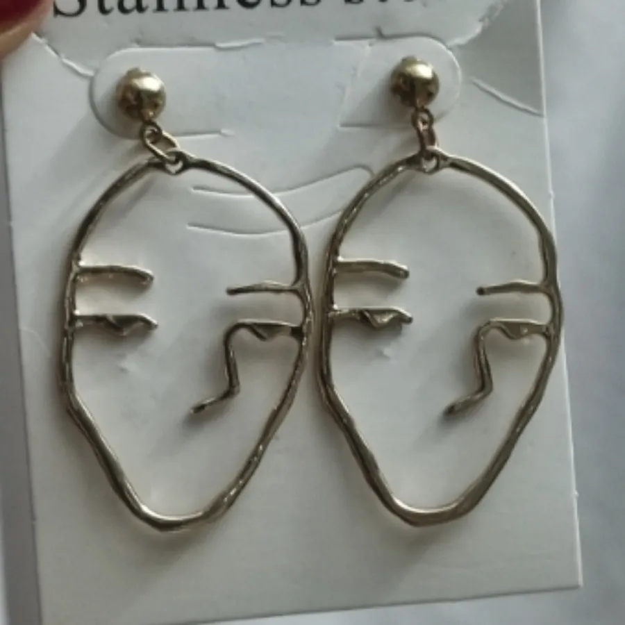 گوشواره رخ،خاص و تک