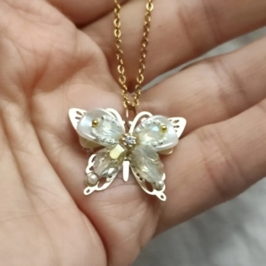 گردنبند پروانه زیبا