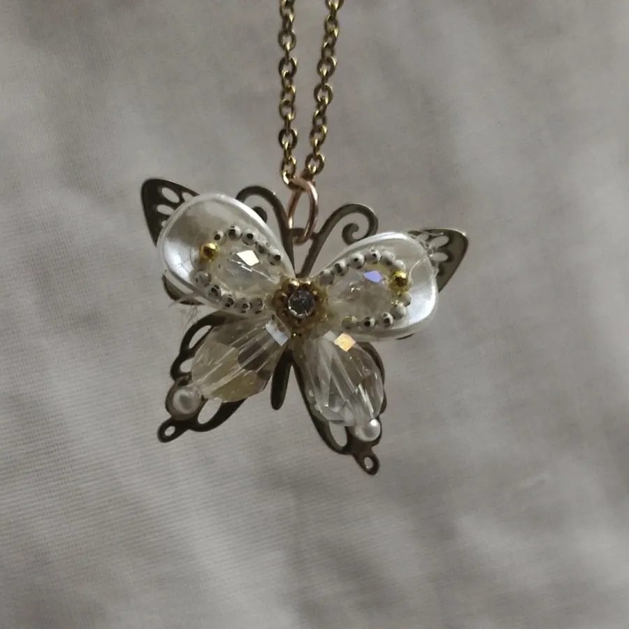 گردنبند پروانه زیبا