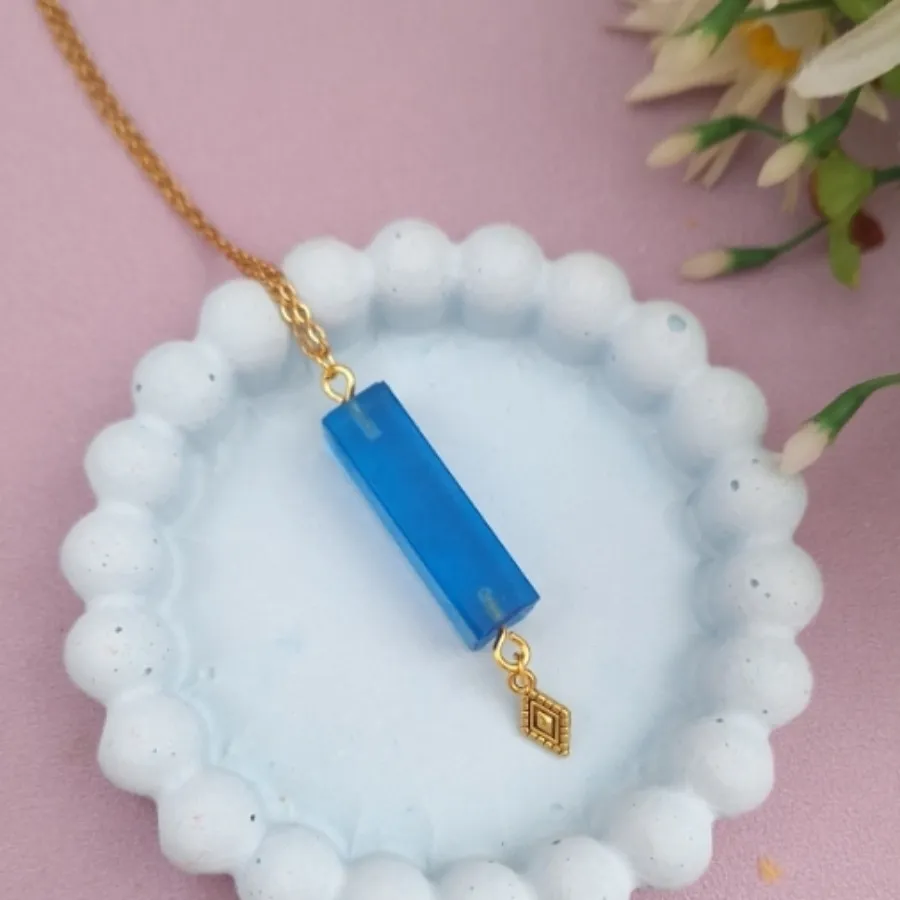 گردنبند رزینی مستطیل آبی