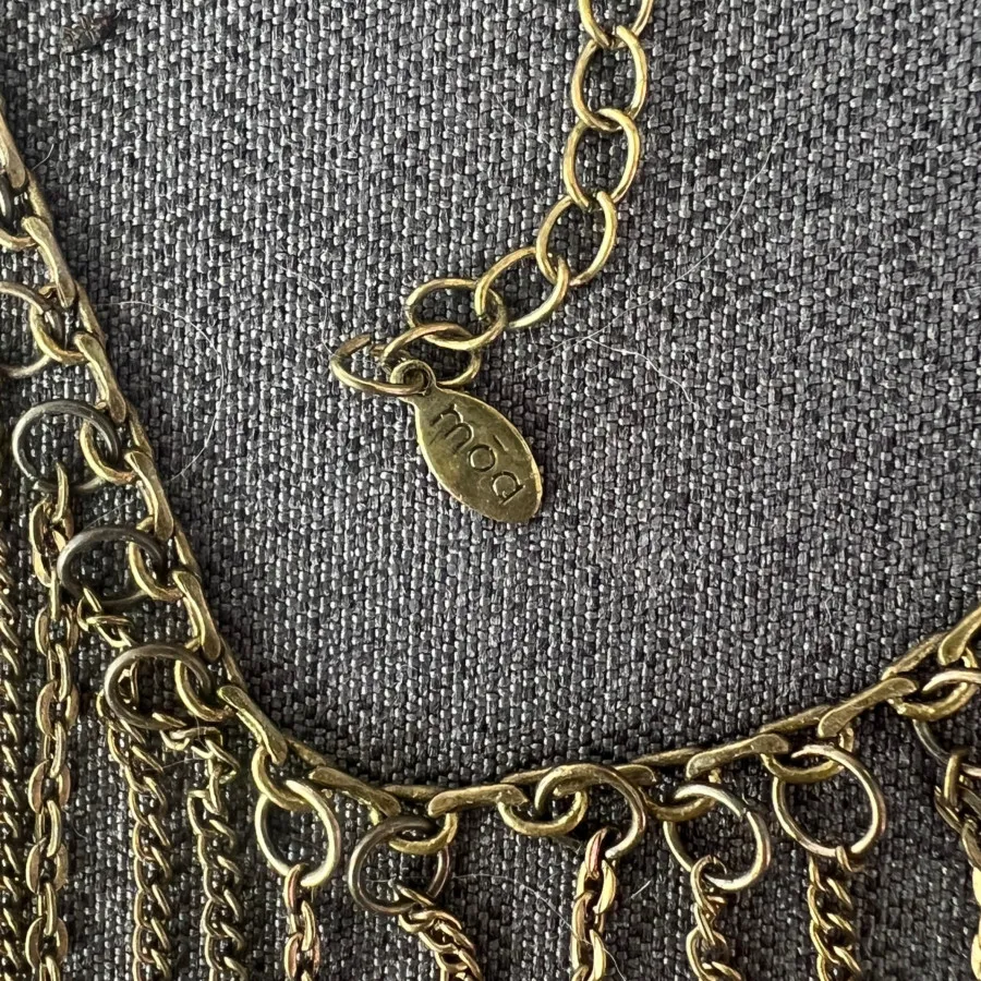 گردنبند بسیار خاص MOA