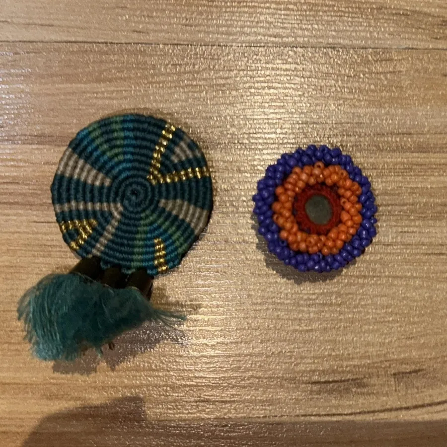 سنجاق سینه دستساز