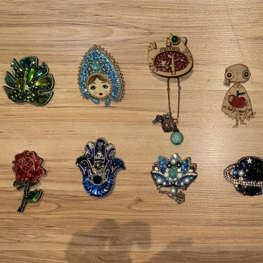 سنجاق سینه دستساز