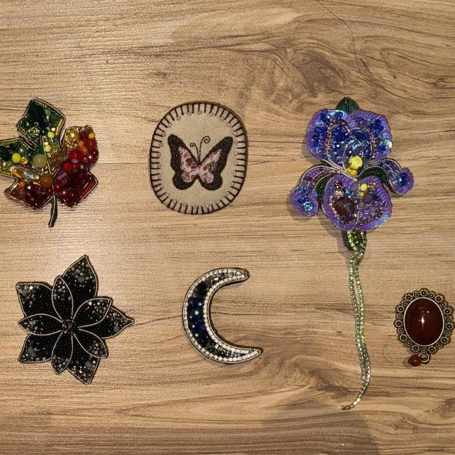 سنجاق سینه دستساز