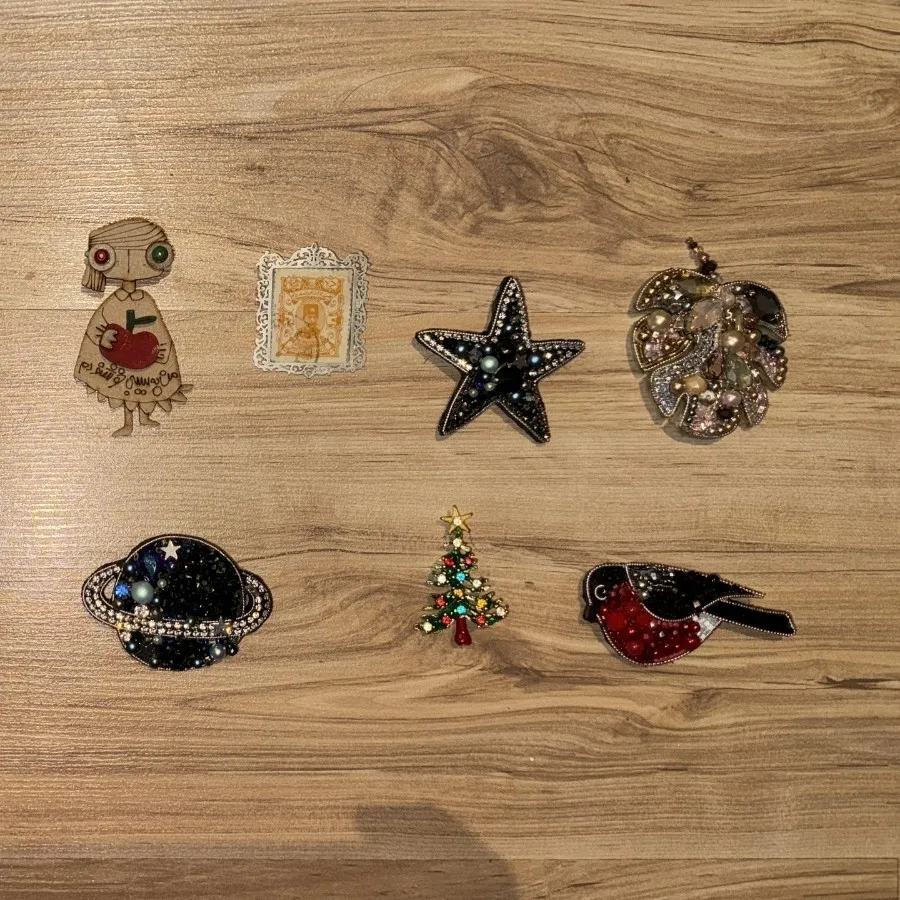 سنجاق سینه دستساز