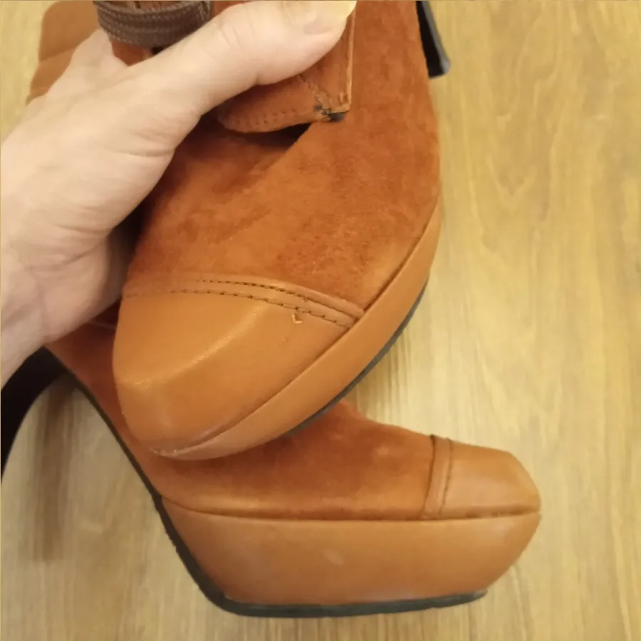 بوت پاشنه بلند