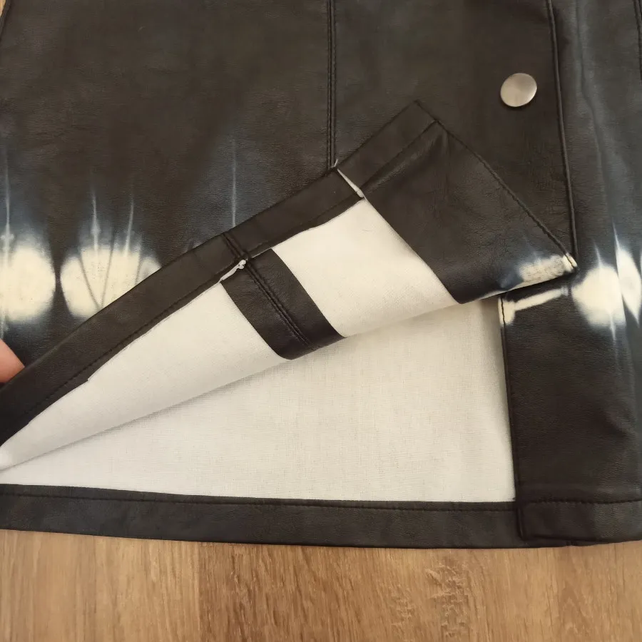 دامن کوناه زارا چرم