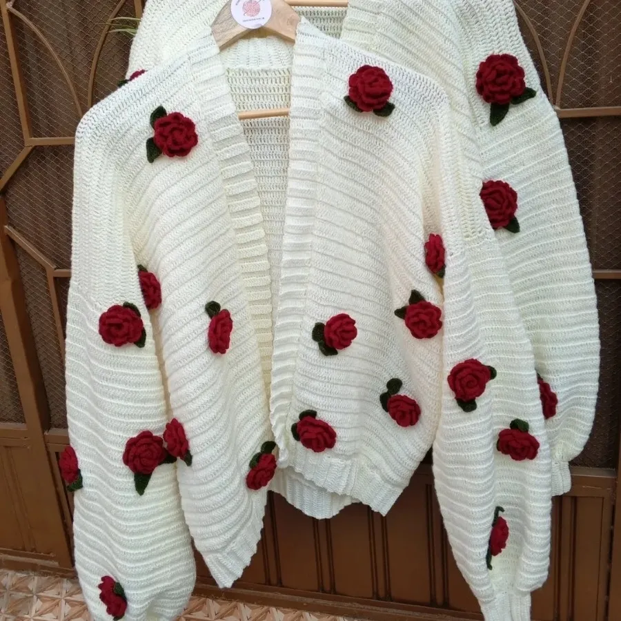 سویشرت گل برجسته