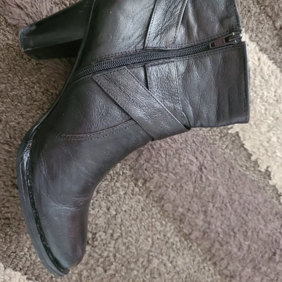 نیم بوت چرم